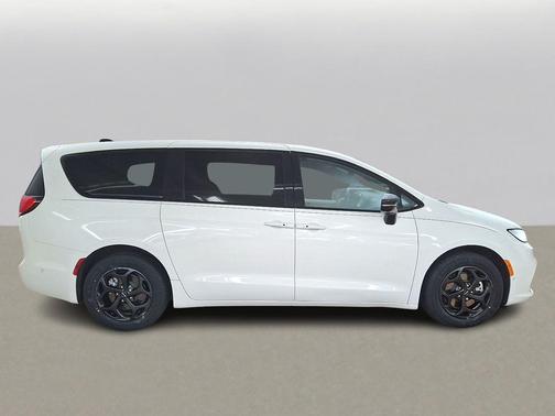 2024 Chrysler Pacifica Hybrid S Appearance Pkg