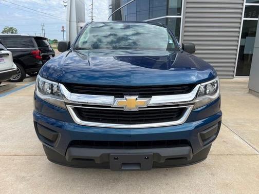 Photo 2 of 11 of 2019 Chevrolet Colorado WT