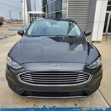 Photo 2 of 33 of 2019 Ford Fusion SE