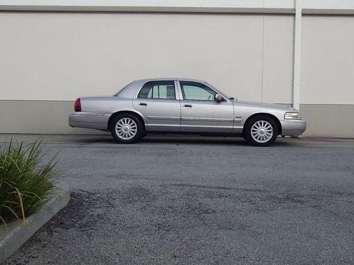2009 Mercury Grand Marquis LS