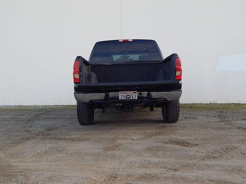2005 Chevrolet Silverado 1500 LS Crew Cab