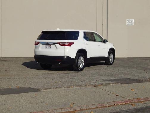 Summit White 2020 Chevrolet Traverse LS