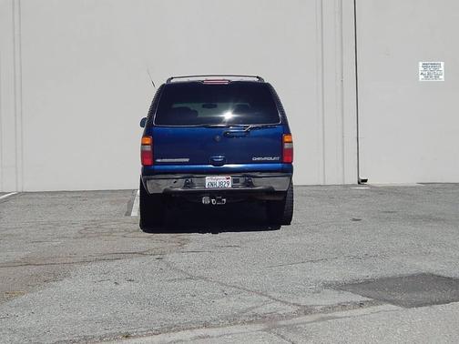 Blue 2001 Chevrolet Suburban 1500 LT