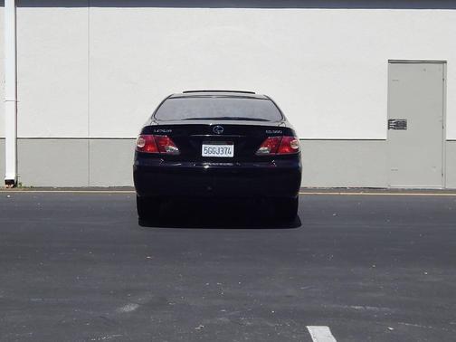 Black 2004 Lexus ES 330 Base