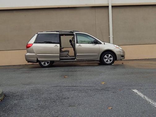 2007 Toyota Sienna LE