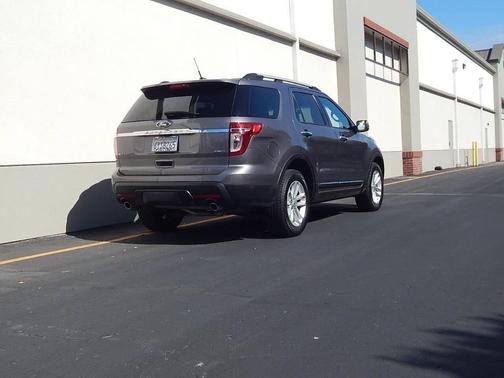 Sterling Gray Metallic 2013 Ford Explorer XLT