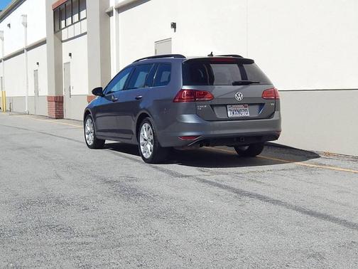 2017 Volkswagen Golf SportWagen TSI SE