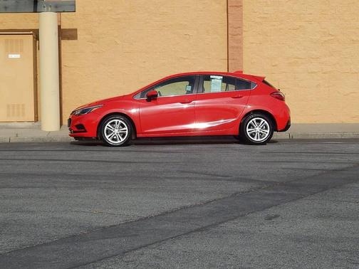 Red 2017 Chevrolet Cruze LT