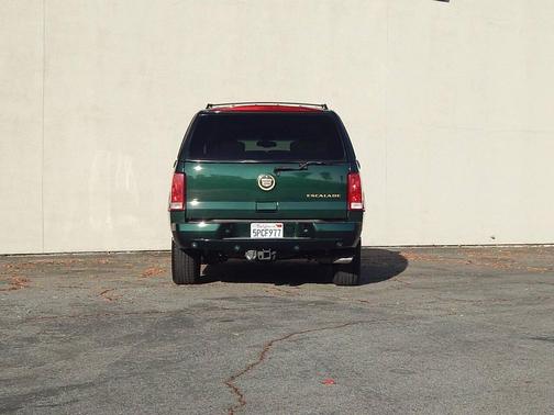 2002 Cadillac Escalade Base