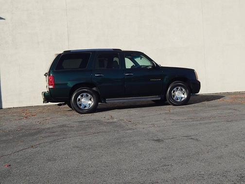 2002 Cadillac Escalade Base