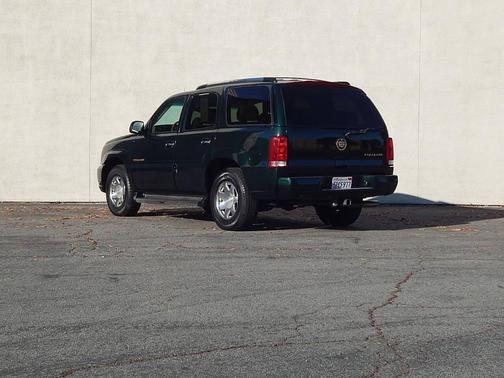 2002 Cadillac Escalade Base