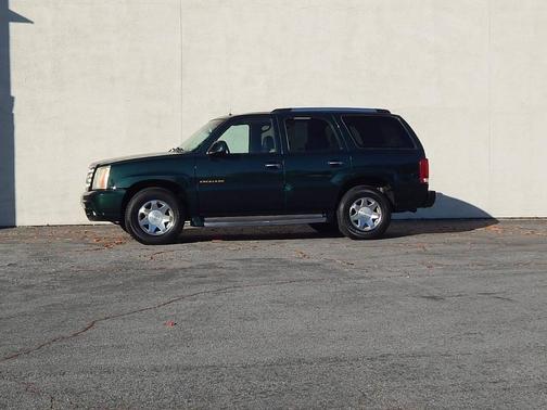2002 Cadillac Escalade Base