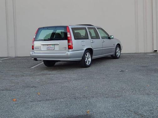 Mystic Silver Metallic 2000 Volvo V70 GLT 4dr Turbo Wagon