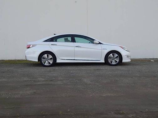 2013 Hyundai SONATA Hybrid Limited