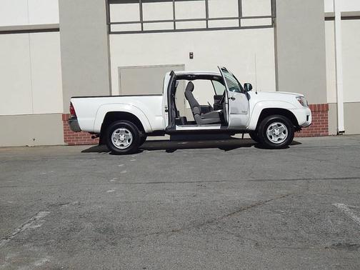 Super White 2015 Toyota Tacoma PreRunner