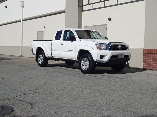 Super White 2015 Toyota Tacoma PreRunner