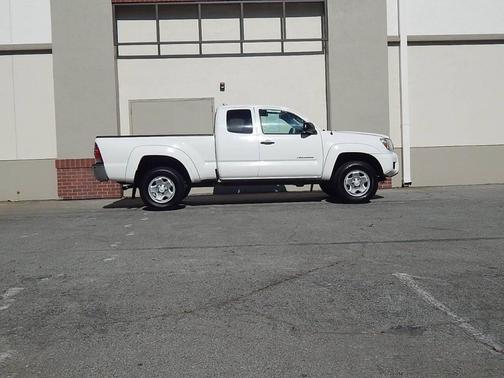 Super White 2015 Toyota Tacoma PreRunner