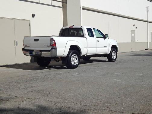 Super White 2015 Toyota Tacoma PreRunner