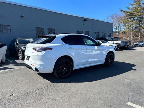 2025 Alfa Romeo Stelvio Ti