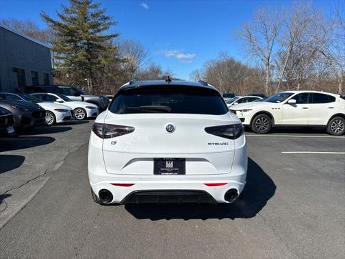 2025 Alfa Romeo Stelvio Ti