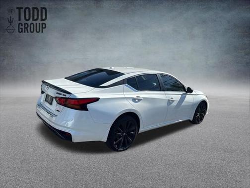 2022 Nissan Altima SR Intelligent AWD