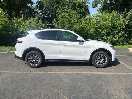 2022 Alfa Romeo Stelvio Sprint