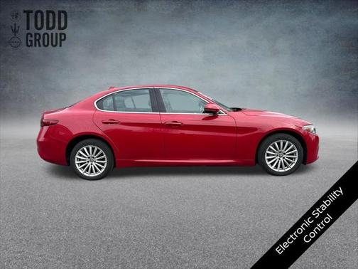 2021 Alfa Romeo Giulia Base