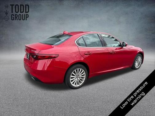 2021 Alfa Romeo Giulia Base