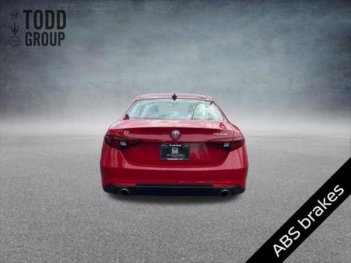 2021 Alfa Romeo Giulia Base