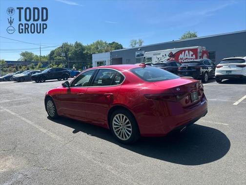 2021 Alfa Romeo Giulia Base
