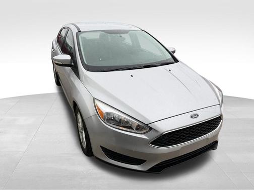 Ingot Silver 2015 Ford Focus SE