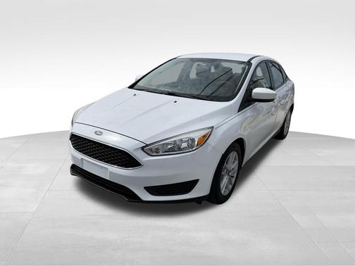 Oxford White 2018 Ford Focus SE
