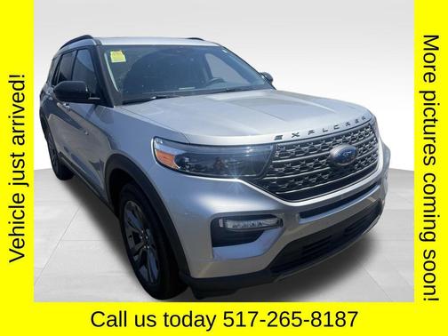 Iconic Silver Metallic 2023 Ford Explorer XLT