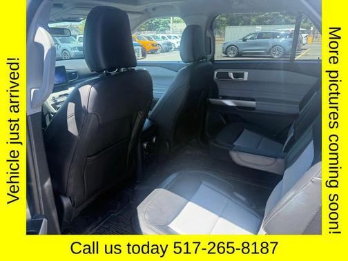 Iconic Silver Metallic 2023 Ford Explorer XLT