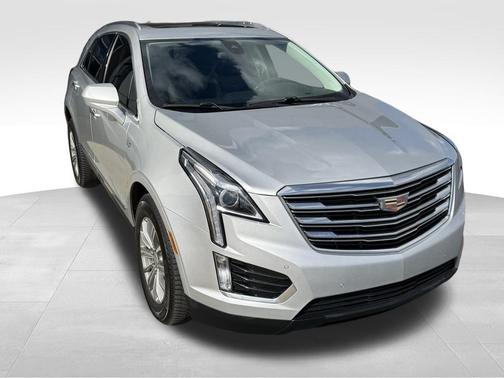 Radiant Silver Metallic 2019 Cadillac XT5 Luxury