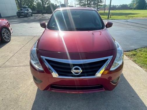 Photo 5 of 27 of 2017 Nissan Versa 1.6 SV