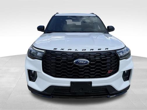 Star White Metallic Tri-Coat 2025 Ford Explorer ST