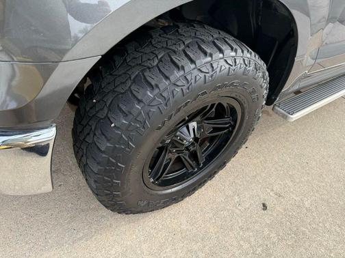 Magnetic 2017 Ford F-150 XL