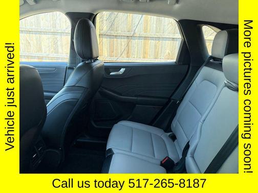 Rapid Red Metallic Tinted Clearcoat 2024 Ford Escape Platinum