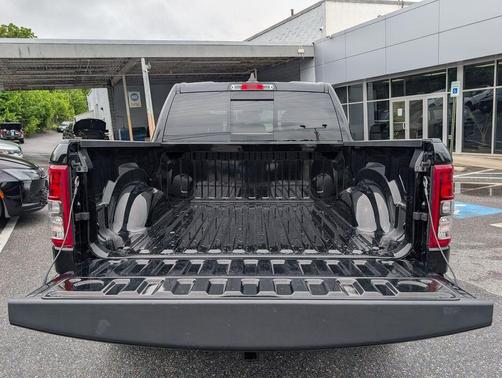 Diamond Black Crystal Pearlcoat 2023 RAM 1500 Big Horn/Lone Star