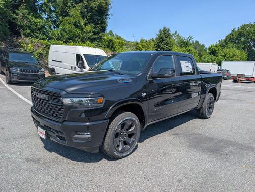 Diamond Black Crystal Pearlcoat 2026 RAM 1500 Big Horn/Lone Star