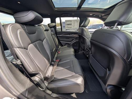 Baltic Gray Metallic Clearcoat 2026 Jeep Grand Cherokee Limited