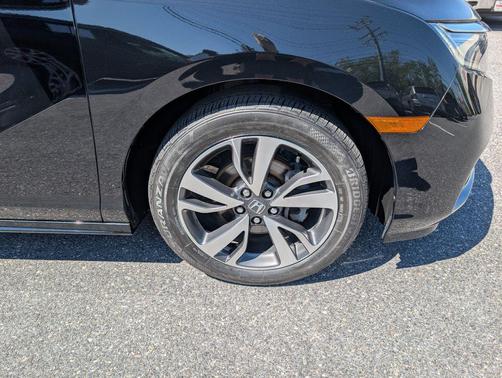 Crystal Black Pearl 2022 Honda Odyssey Touring