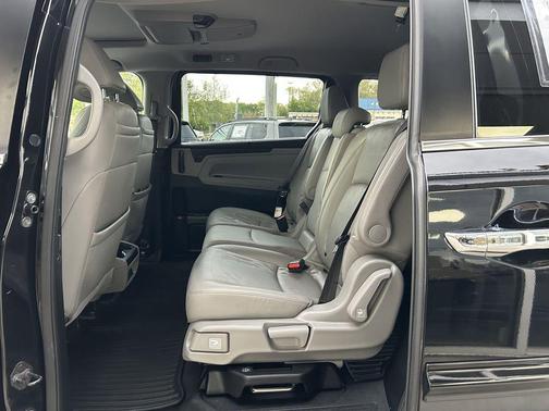 Crystal Black Pearl 2022 Honda Odyssey Touring