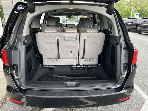 Crystal Black Pearl 2022 Honda Odyssey Touring