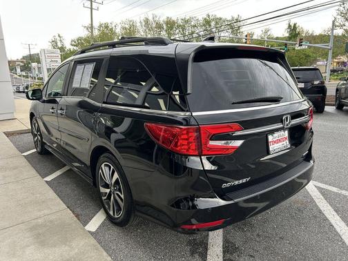 Crystal Black Pearl 2022 Honda Odyssey Touring