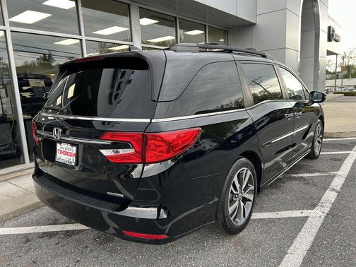 Crystal Black Pearl 2022 Honda Odyssey Touring