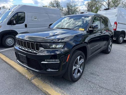 Diamond Black Crystal Pearlcoat 2022 Jeep Grand Cherokee 4xe Base