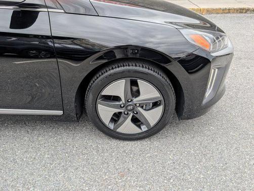 2022 Hyundai IONIQ Hybrid SEL