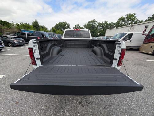 2025 RAM 2500 Tradesman Crew Cab 4x4 8' Box